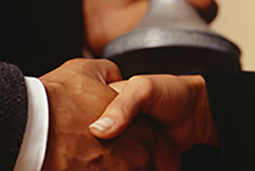 非凡国际
入股安拓中国， 加速全球化布局