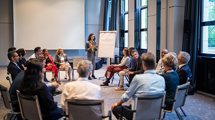 人力资源公司非凡国际
认为中国制造业企业出海应从人才培养与人才发展双驱动模型管理国际化人才